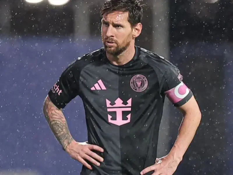 جماهير برشلونة تفضل حفلا تكريميا لميسي مع افتتاح كامب نو الجديد