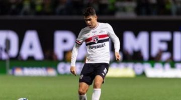 أوسكار يشير لاعتزاله كرة القدم بعد نجاحاته مع منتخب البرازيل