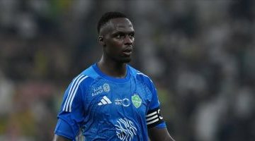 الأهلى السعودى يجدد عقد السنغالى إدواردو ميندى حتى 2028 رسميًا