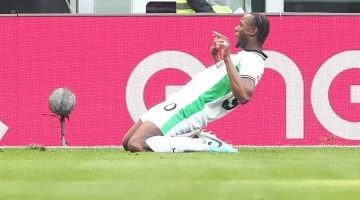 التعادل الإيجابي يحسم الشوط الأول لمباراة ميلان وساسولو في الدوري الإيطالي