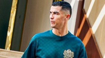 سر السوار الأزرق لكريستيانو رونالدو: ماذا يرتدي دائمًا في معصمه؟