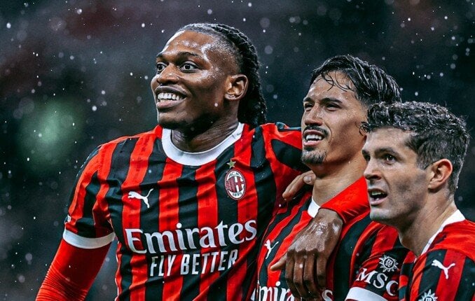 ميلان يتصدر الدوري الإيطالي بعد ثلاثية رائعة في شباك فيرونا