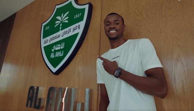 الأهلي السعودي يكشف عن أول صفقاته الشتوية 2023