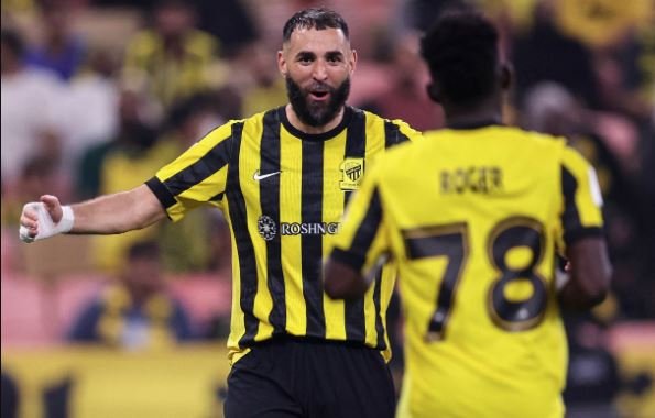 بلانيس يؤكد مستقبل بنزيما مع اتحاد جدة وينهي الجدل حوله