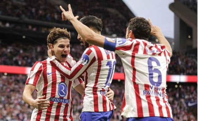 سيميوني يعلن تشكيلة أتلتيكو مدريد في كأس السوبر الإسباني 2023