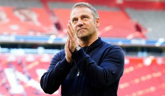 فليك يشيد بنتائج إسبانيول قبل الديربي الهام