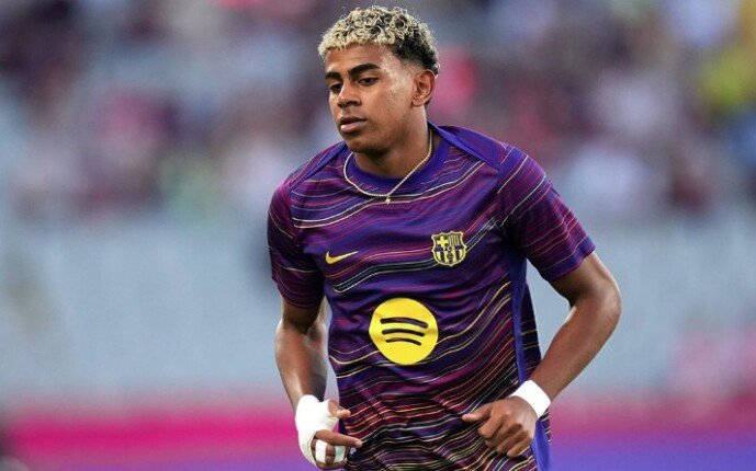 لامين يامال يغيب عن تدريبات برشلونة بسبب وعكة صحية قبل ديربي كتالونيا