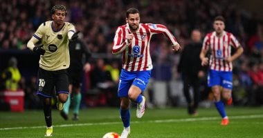 أتلتيكو مدريد يحقق فوزًا ساحقًا على برشلونة بثنائية سريعة في 14 دقيقة