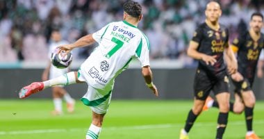 أهلي جدة يواجه ضمك في قمة الموسم بالدوري السعودي