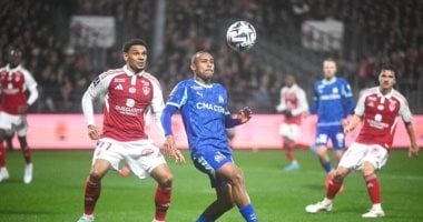 أولمبيك مارسيليا يتعرض للهزيمة أمام بريست بثنائية في الدوري الفرنسي