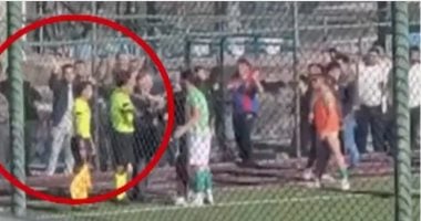 إصابة حكم مباراة في تركيا بعد إلقاء سكوتر عليه وسط أحداث مؤسفة