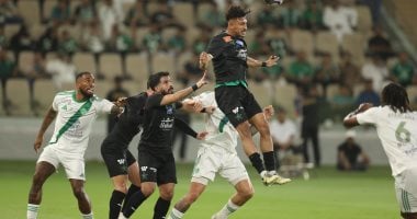 الأهلي يتقدم على النجمة بهدف في الشوط الأول بقيادة دونجا