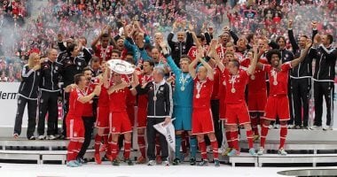 بايرن ميونخ يتوج بلقب الدوري الألماني برقم قياسي يصل إلى 91 نقطة