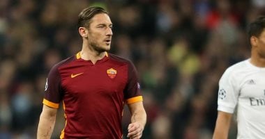 توتي ينطلق بصاروخية مذهلة مدمرًا شباك بوفون في الدوري الإيطالي