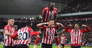 رابطة الدوري الإنجليزي تدعم نجم سندرلاند موندل بعد تعرضه لإساءات عنصرية