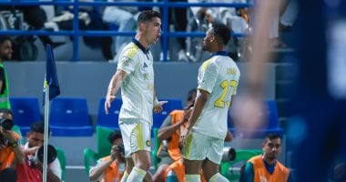 عالم كرة القدم يترقب مواجهة الفتح والنصر في تحدٍ مثير بالدوري السعودي