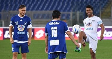 لقطات ساحرة: مهارات خالدة لمارادونا ورونالدينيو وتوتي