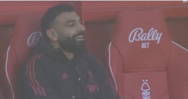 محمد صلاح يواجه قرار استبداله بابتسامة في مواجهة نوتينجهام فورست ضد ليفربول