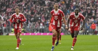 هاري كين يتألق بثنائية ويقود بايرن ميونخ لتجاوز فرانكفورت في الدوري الألماني