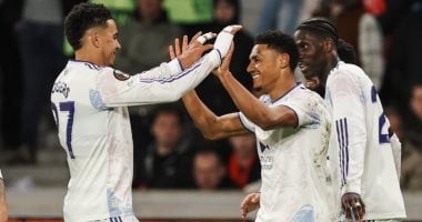 أستون فيلا ينتزع فوزًا مهمًا على ليل في ذهاب ثمن نهائي الدوري الأوروبي