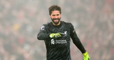 أليسون بيكر يحقق إنجازًا تاريخيًا في قمة حراسة المرمى الأوروبية