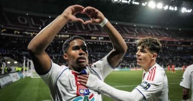 أومتيتي ينتقد إندريك بعد تعادل أولمبيك ليون وباريس