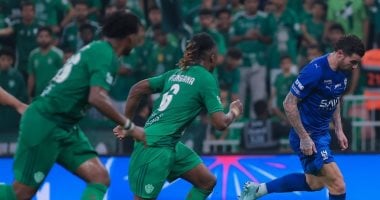 الأهلي يتحدى الهلال في نصف نهائي كأس الملك والزعيم يتقدم بهدف في الشوط الأول