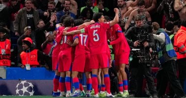 تشيلسي يتعرض لصدمة مبكرة أمام باريس سان جيرمان بثنائية في أول 15 دقيقة