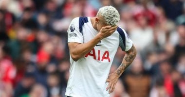 توتنهام يتلقى الهزيمة أمام نوتينجهام فورست وأستون فيلا يحقق فوزًا مستحقًا على وست هام