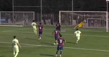 حمزة عبد الكريم يسجل هدفًا رائعًا في ظهوره الأول مع شباب برشلونة