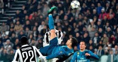 رونالدو يتألق بمقصية تاريخية لتدمير شباك يوفنتوس