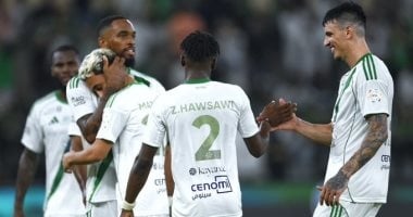 رياض محرز يقود تشكيل الأهلي في مواجهة القادسية بالدوري السعودي