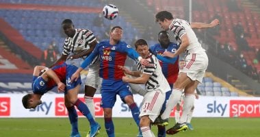 مانشستر يونايتد يستقبل كريستال بالاس في مواجهة حاسمة للدوري الإنجليزي