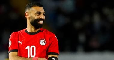 محمد صلاح يحقق إنجازًا تاريخيًا كأول مصري يفوز بجائزة أفضل لاعب أفريقي منذ 34 عامًا